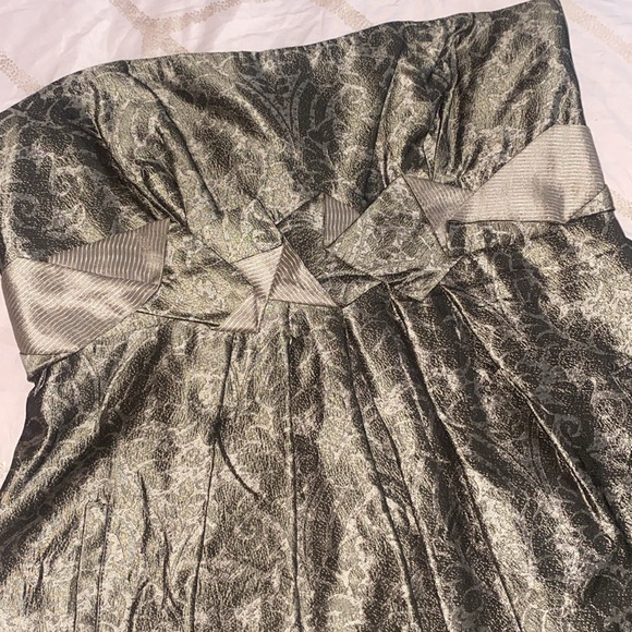 BCBG strapless dress with pockets - Picture 2 of 4